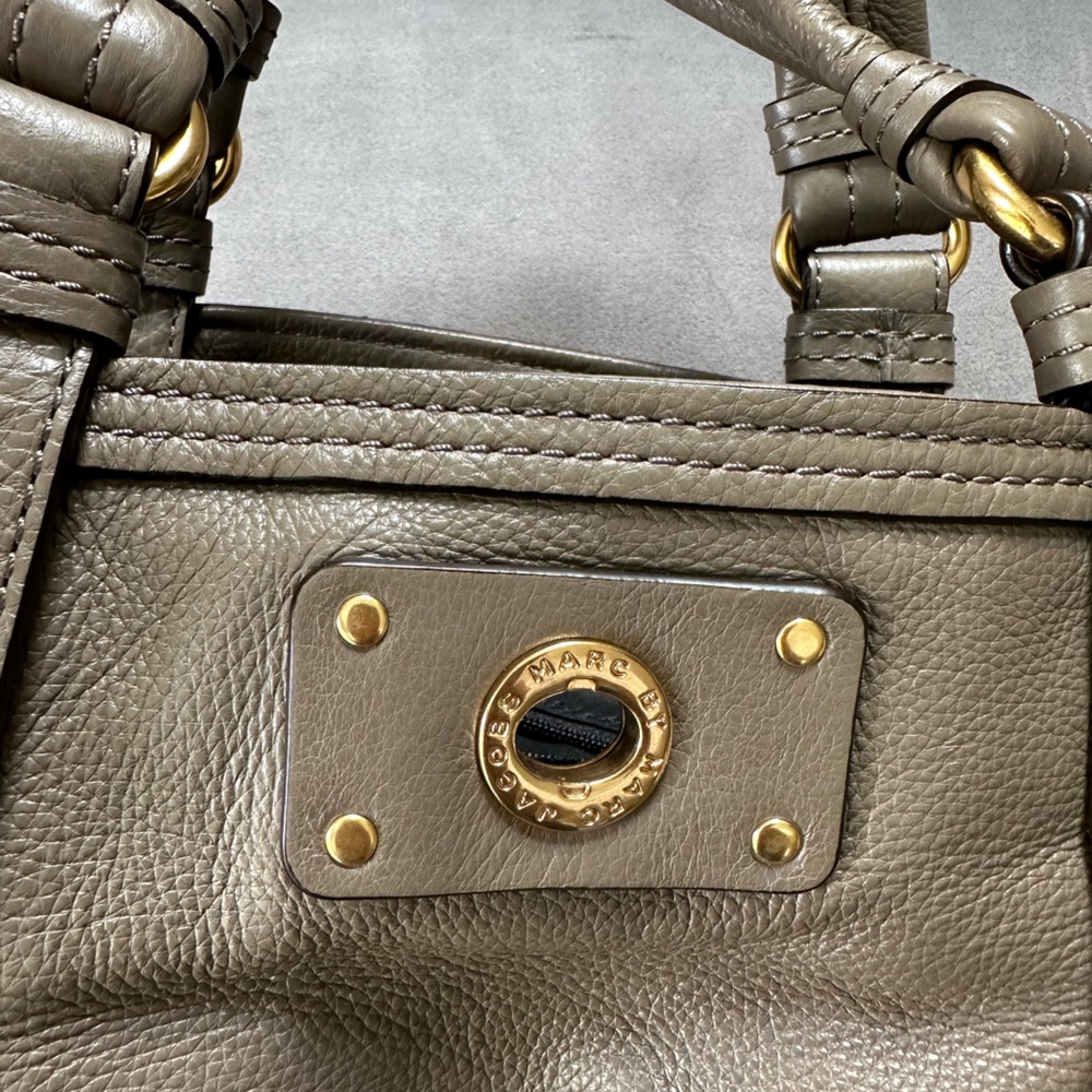 Marc Jacobs Pebbled Taupe Leather Satchel with Gold Accents - Picture 5 of 6